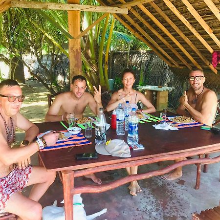 Sarada Beach Resort Yala 티사마하라마 외부 사진