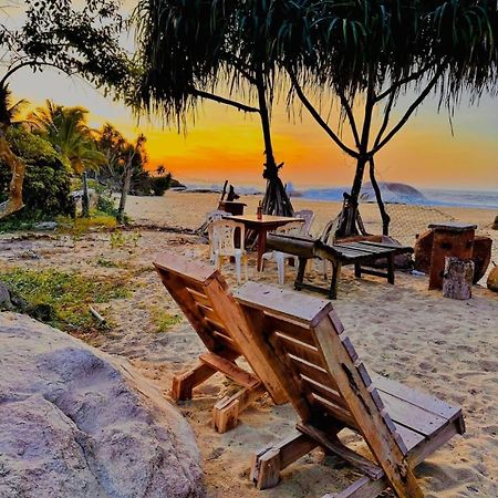 Sarada Beach Resort Yala 티사마하라마 외부 사진