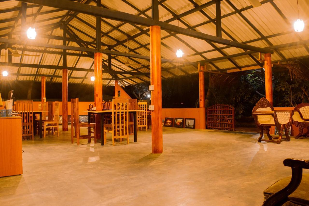 Sarada Beach Resort Yala 티사마하라마 외부 사진