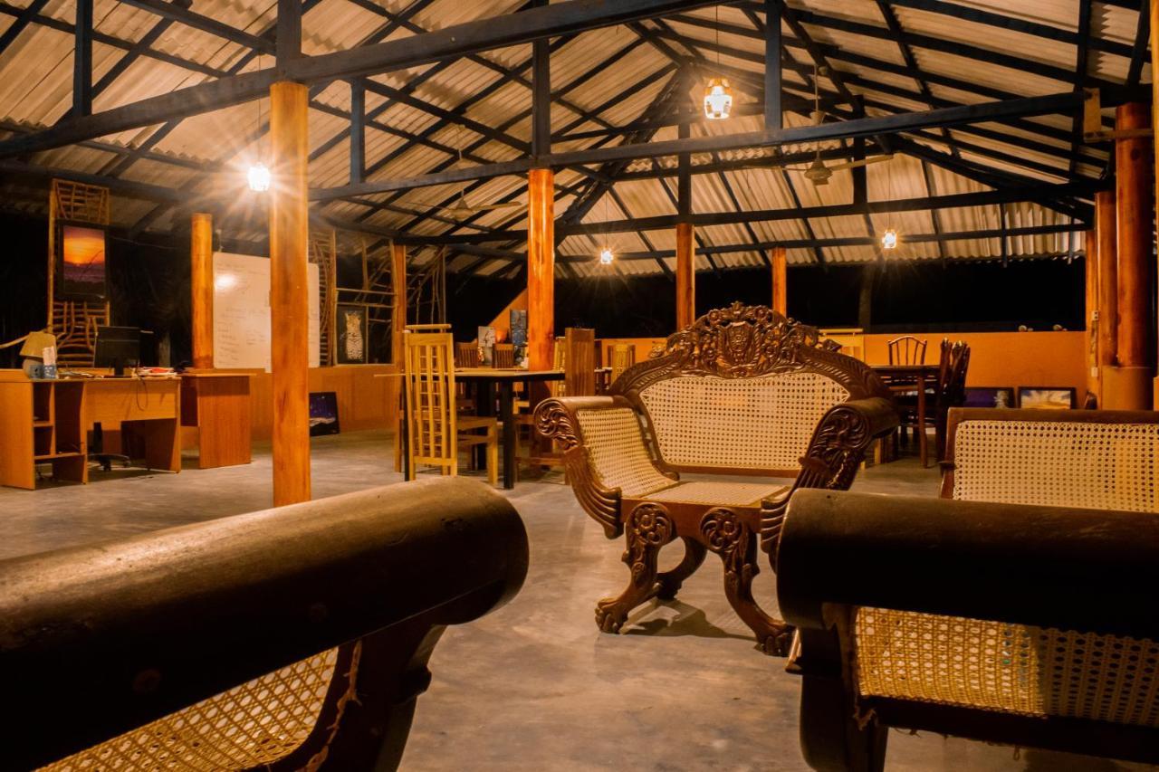 Sarada Beach Resort Yala 티사마하라마 외부 사진