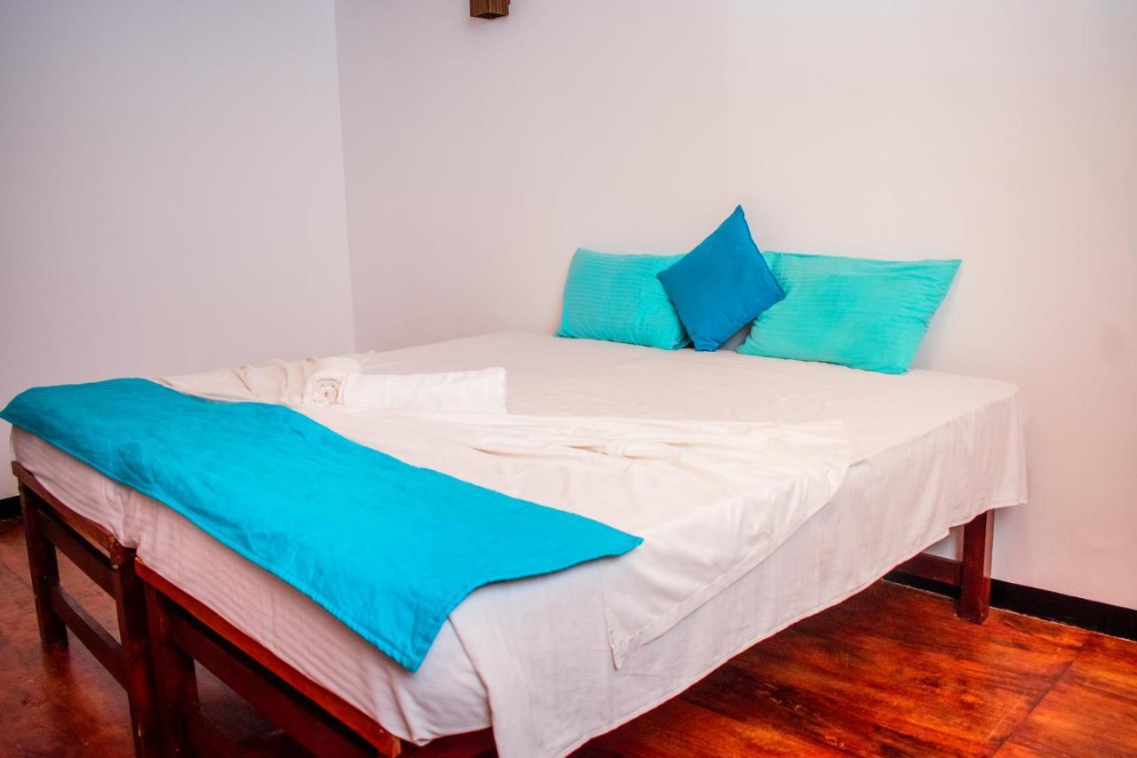Sarada Beach Resort Yala 티사마하라마 외부 사진