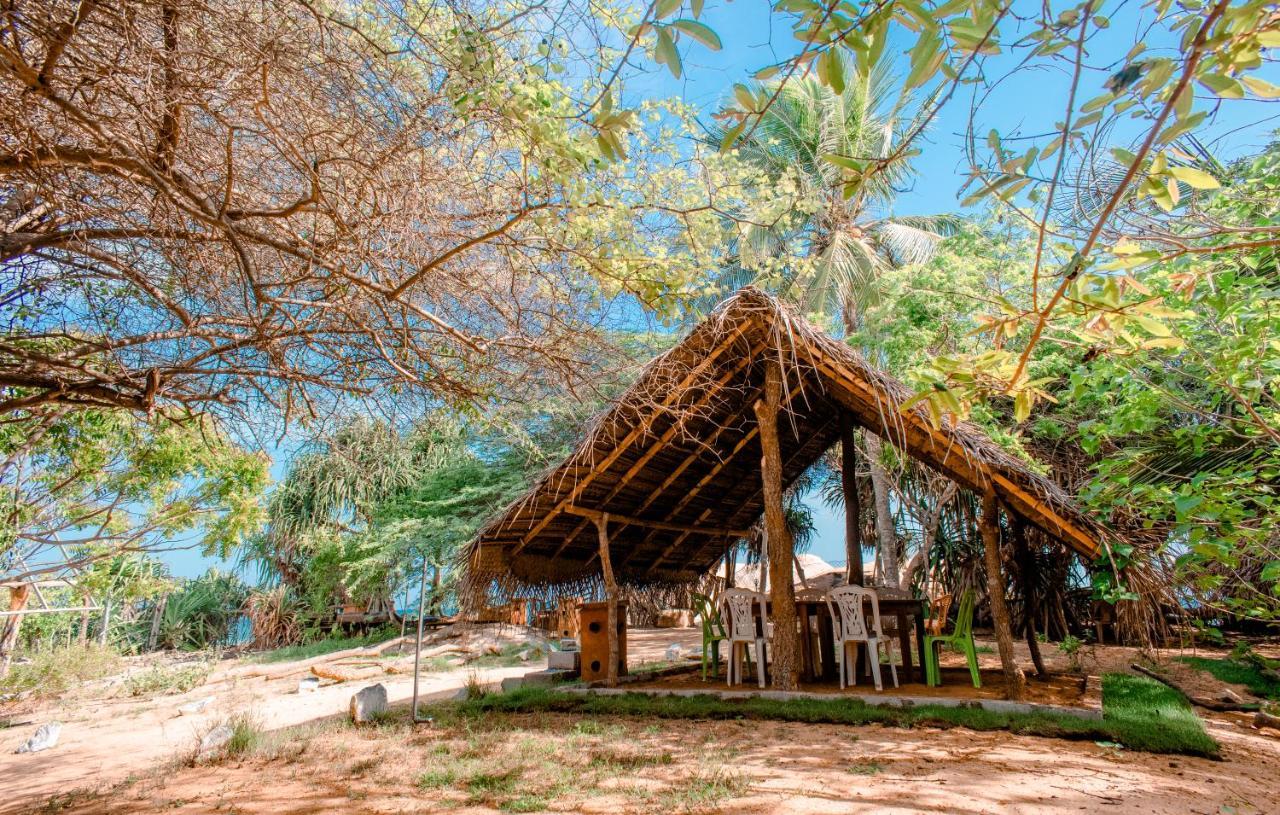 Sarada Beach Resort Yala 티사마하라마 외부 사진