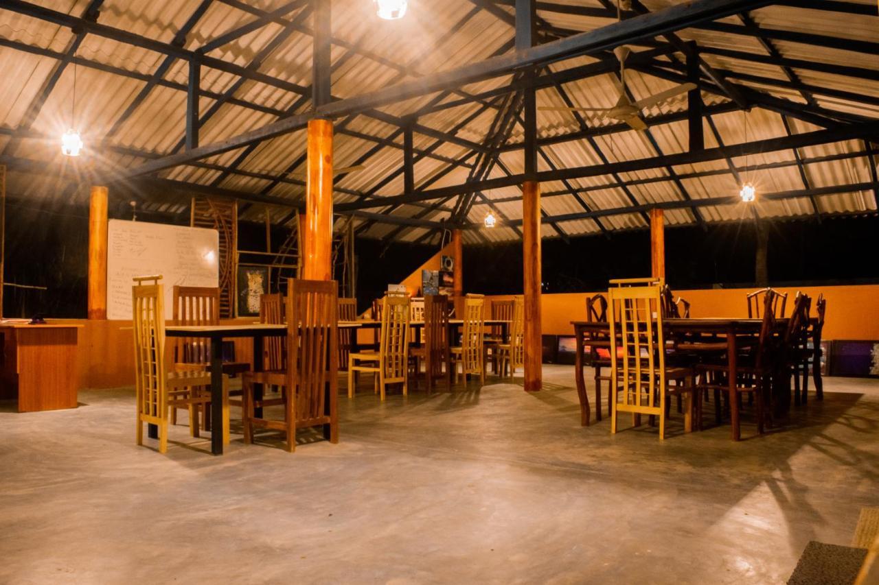 Sarada Beach Resort Yala 티사마하라마 외부 사진