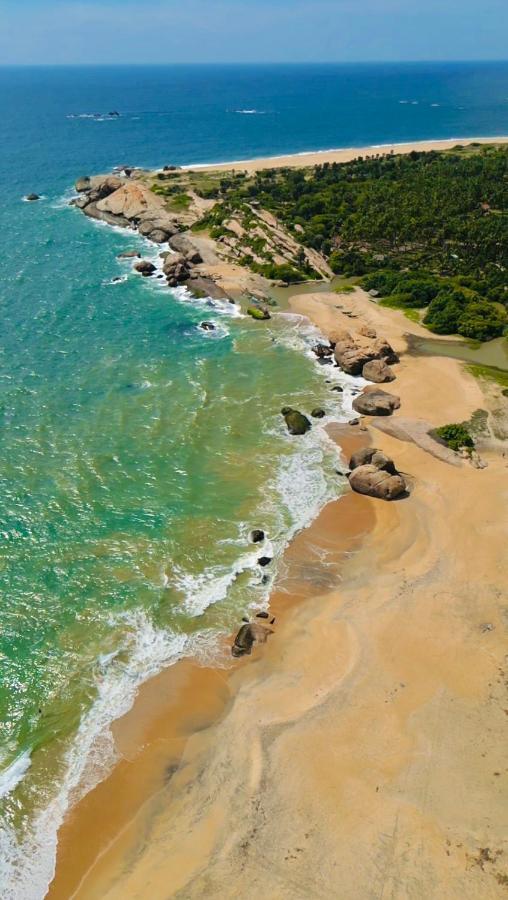 Sarada Beach Resort Yala 티사마하라마 외부 사진